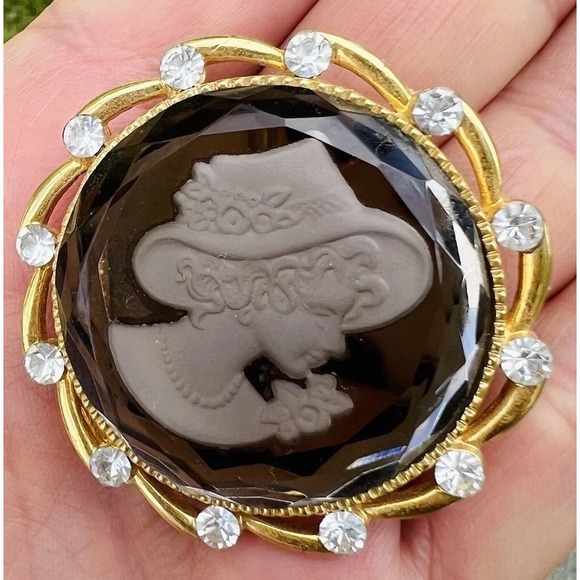 cameo Jewelry - S.H.J .INTAGLIO CAMEO LADIES HEAD GOLD BROOCH NECKLACE RHINESTONES